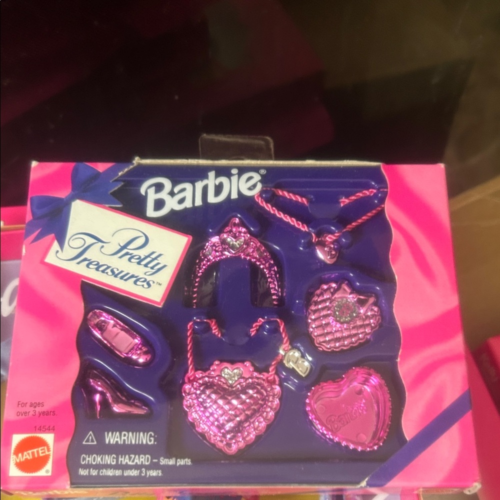 Nib Barbie pretty treasures